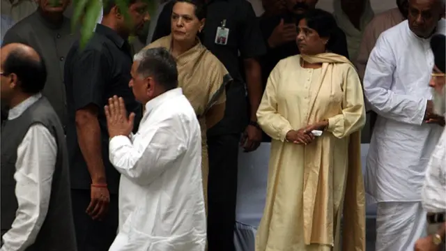 ములాయం, మాయావతి