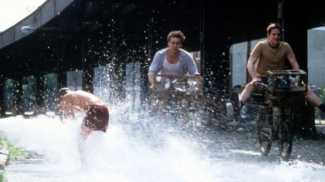 Актори Ніколас Кейдж та Метью Модін у фільмі "Пташка"