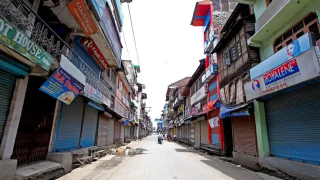 भारत प्रशासित कश्मीर में बंद