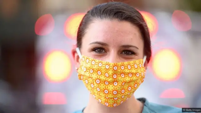 మాస్కులంటే ఇష్టపడేవారు