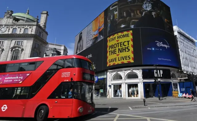 Плакат в Лондоне