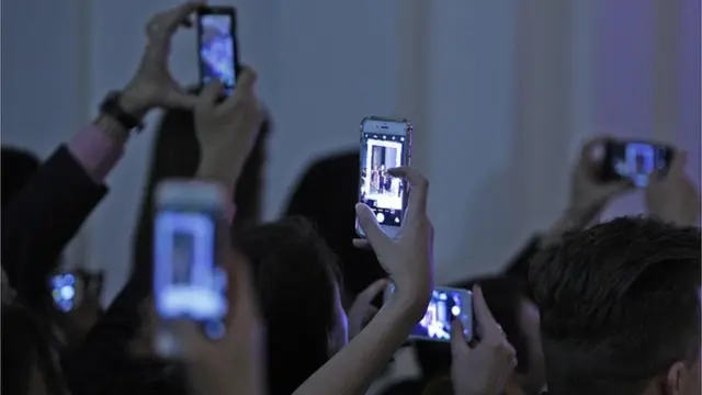 мобільні телефони