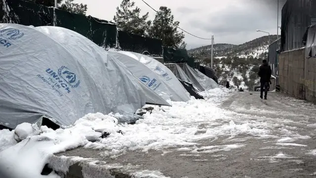 Yunan adalarında mülteci kampı