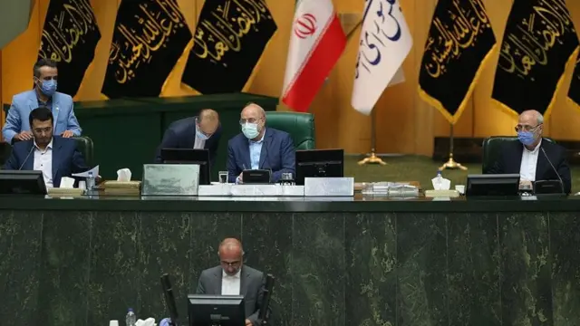 مجلس یازدهم به وزیر پیشنهادی قبلی حسن روحانی برای وزارت صنعت، معدن و تجارت رای اعتماد نداده بود