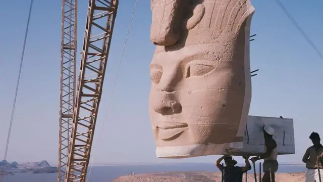 Piezas siendo movidas