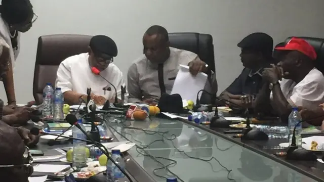 Ndị gọọmenti na ndị ọrụ