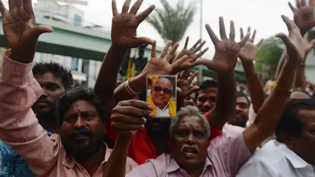 நான் ஏன் கருணாநிதியை சந்திக்கக் கூடாது என்று முடிவெடுத்தேன்? - நெகிழும் குஷ்பு