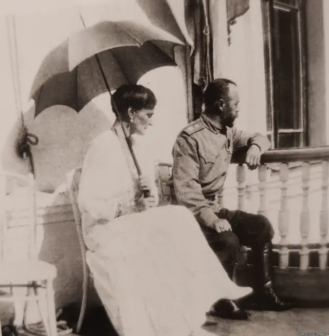 निकोलस और रानी एलेक्जेंड्रा