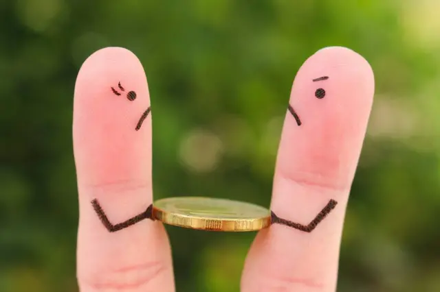 অনেক সময় ছুটি বা অবকাশে গিয়ে খরচসহ নানা কারণে তৈরি হওয়া বিরোধ থেকে বিচ্ছেদের পরিস্থিতি তৈরি হয়