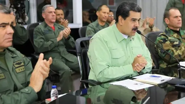Maduro junto a militares