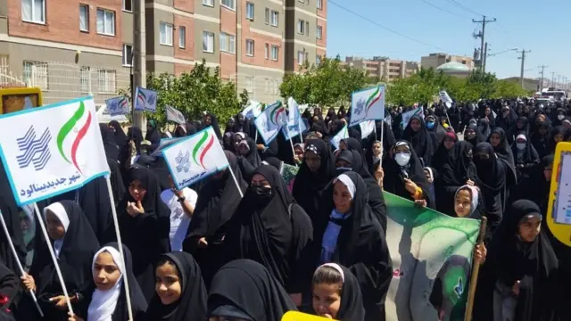 راهپمایی حجاب و عفاف در شهر جدید بینالود