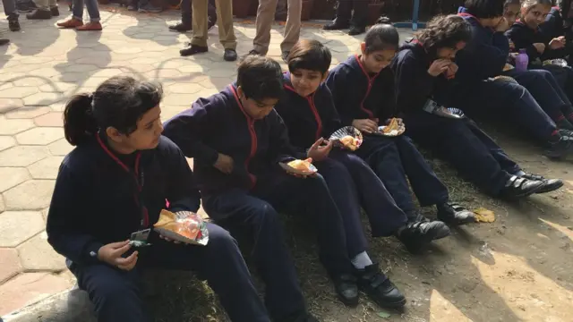 రీటా పుట్టిన రోజు వేడుకల్లో పిల్లలు