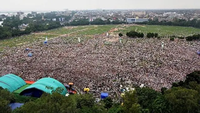 पटना के गांधी मैदान में आरजेडी की रैली