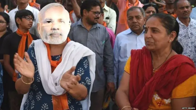 ભાજપનાં મહિલા સમર્થકોની તસવીર