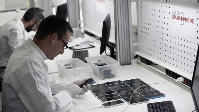 Empresa de reparación de iPhones no oficial en Francia