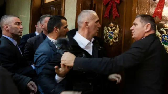 В парламенте