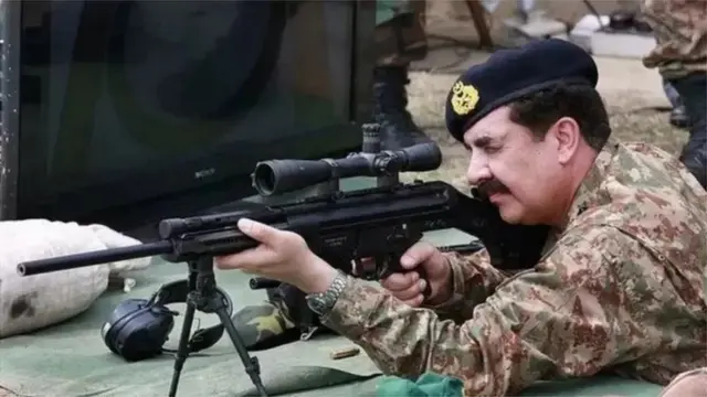 पाकिस्तान के पूर्व सेना प्रमुख जनरल (सेवानिवृत्त) राहील शरीफ़