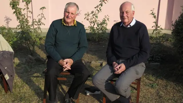 جیمز اور ان کے بھائی