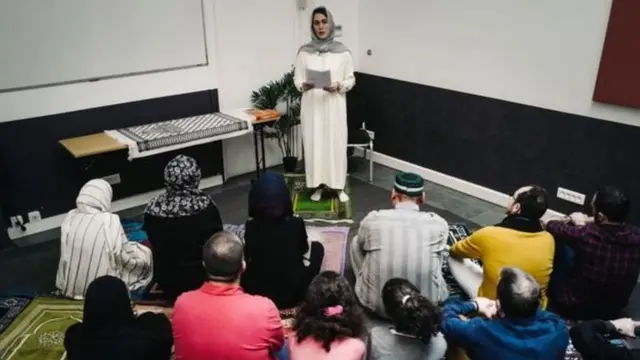 Inada ya siku ya ijumaa katika ukumbi mmoja wa Paris tarehe 21 mwezi februari