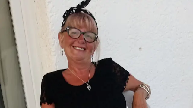 সু ওকলে ডান