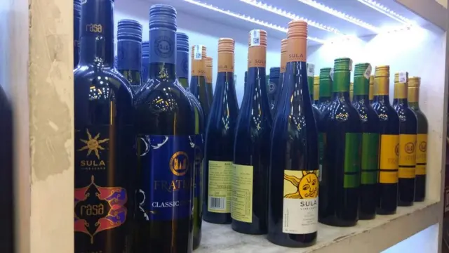 ఖరీదైన మద్యం బాటిళ్లు