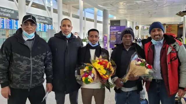 እቶም ስደተኛታት ኣብ ቶሮንቶ ኣብ ዝኣተውሉ እዋን