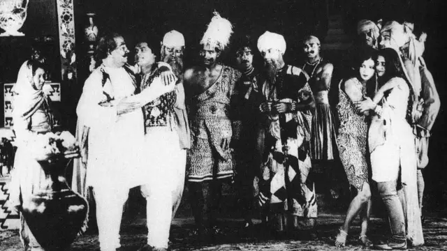 فلم عالم آرا کا آخری منظر جس میں فلم کے تمام کردار موجود ہیں