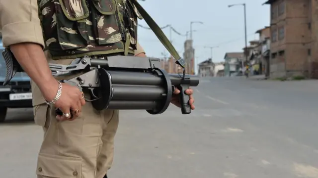 காஷ்மீர் பிரச்சனையில் இந்தியாவுக்கு எதிராக பாகிஸ்தான்