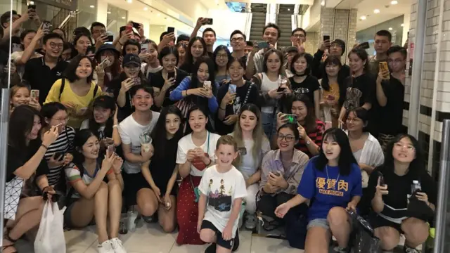 Gavin在中国出席活动时被粉丝簇拥。