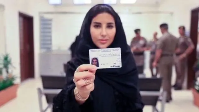 பெண்கள் வாகனம் ஓட்டுவதில் இருந்த தடை நீக்கப்படுவதற்கு சில காலம் முன்பு இவர்கள் கடந்த ஆண்டு மே மாதம் கைது செய்யப்பட்டனர்.