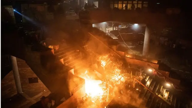 баррикада на лестнице