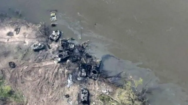 5月的一次渡河尝试，让整个俄罗斯军队营级战术小组付出了惨痛代价：数百名战士和几十辆装甲车在试图到达另一侧时遭遇乌克兰炮火而全军覆没。