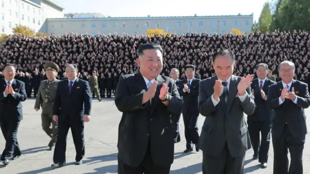 김정은 북한 국무위원장이 평양 노동당 중앙군사학교를 방문했다고 조선중앙통신(KCNA)이 2022년 10월 18일 보도했다