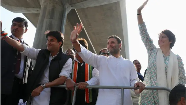 ప్రియాంక రోడ్ షో