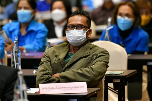 พงศา ชูแนม