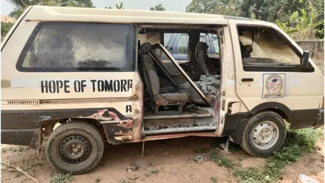 Bọọsi ile ẹkọ to jona