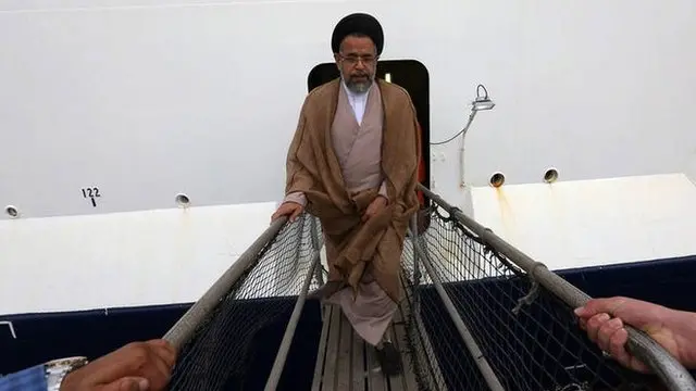 محمود علوی می‌‎گفت وقتی پیشنهاد تأسیس وزارت اطلاعات را گرفت در نقاشی و بازیگری تئاترهای کمدی بیشتر تجربه داشت