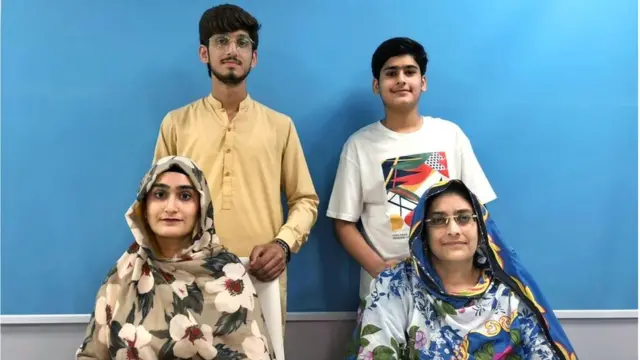 طارق اقبال کا خاندان