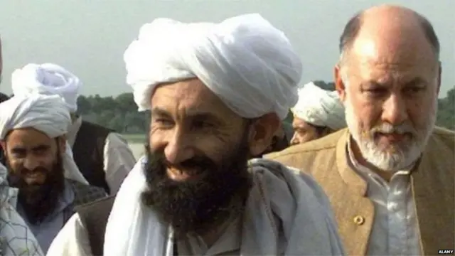 అఫ్గానిస్తాన్ తాత్కాలిక ప్రభుత్వానికి ప్రధానమంత్రిగా ముల్లా మొహమ్మద్ హసన్ అఖుంద్ నియమితులయ్యారు