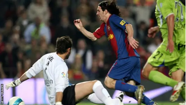 Lionel Messi scores against Getafe in 2007
