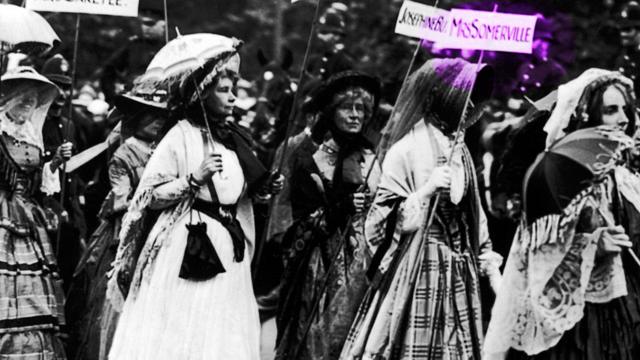 Em um desfile em 1911 em que sufragistas se vestiram como mulheres famosas, uma delas foi de Mary Somerville