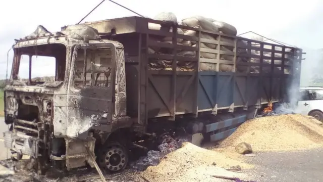 Rikicin ya rutsa da wannan babbar motar