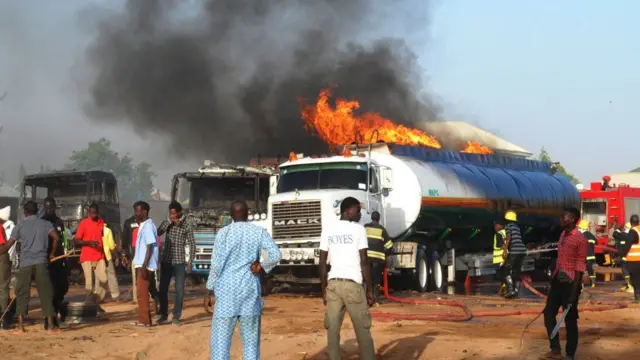 Ụgbọal eji agbaṅụ ọkụ