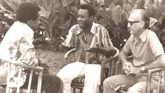 Yinka Craig nibi to ti n ṣe ifọrọwanilẹnuwo pẹlu Pele