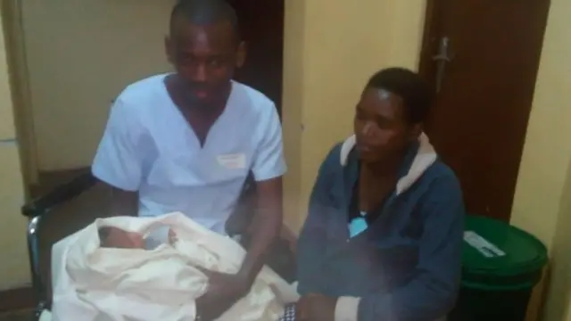 Madamu Manigirubuntu kwa muganga nyuma yo kubyara