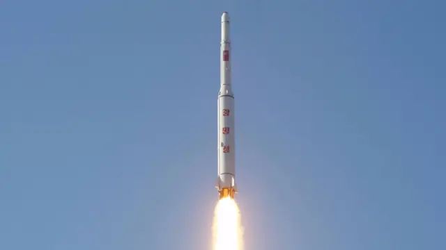 朝鲜发射光明星四号卫星（朝中社2016年2月7日发放图片）