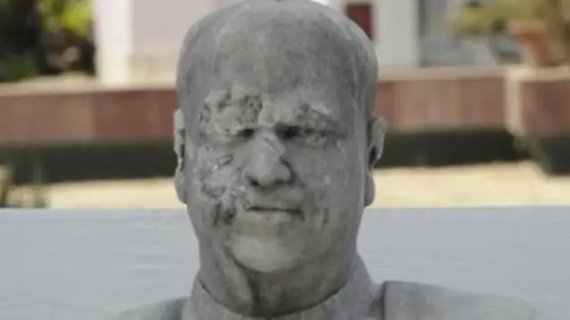 ਸ਼ਾਮਾ ਪ੍ਰਸਾਦ ਮੁਖਰਜੀ ਦੀ ਮੂਰਤੀ