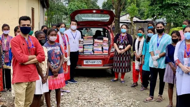 अनिर्वाण नंदी और पौलमी चाकी नंदी