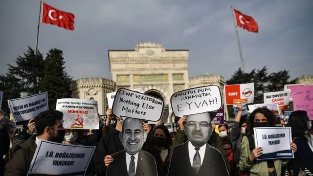 تظاهرات در دانشگاه استانبول در حمایت از اعتراضات دانشگاه بوغازچی