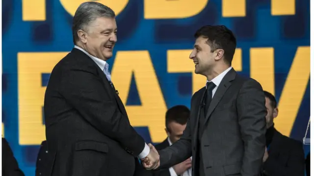 Порощенко і Зеленський на стадіоні